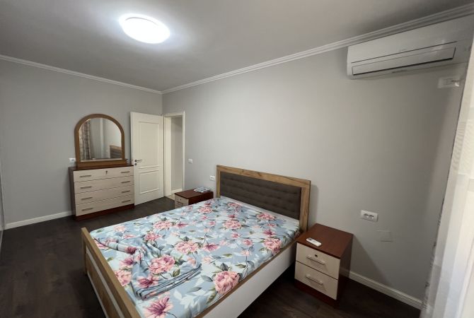 Shtepi me qera Apartament ne Tirane, 2+1, Mobilimi E mobiluar, Pagesa 1,000  Euro.
