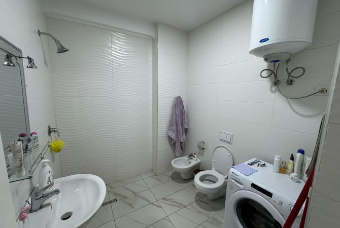 Shtepi me qera Apartament ne Tirane, 2+1, Mobilimi E mobiluar, Pagesa 600  Euro.