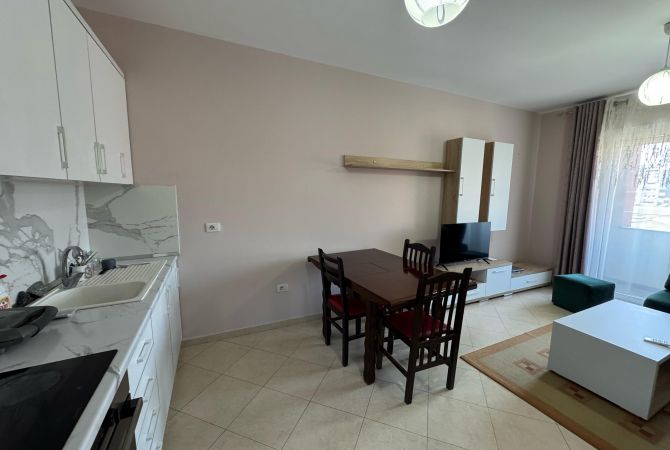 Shtepi me qera Apartament ne Tirane, 2+1, Mobilimi E mobiluar, Pagesa 600  Euro.