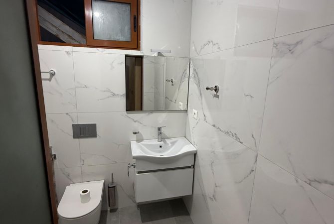 Shtepi me qera Shtepi Private ne Tirane, 2+1, Mobilimi E mobiluar, Pagesa 400  Euro.