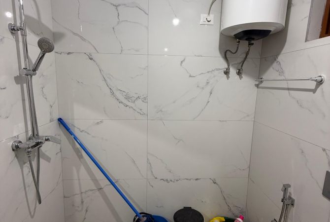 Shtepi me qera Shtepi Private ne Tirane, 2+1, Mobilimi E mobiluar, Pagesa 400  Euro.