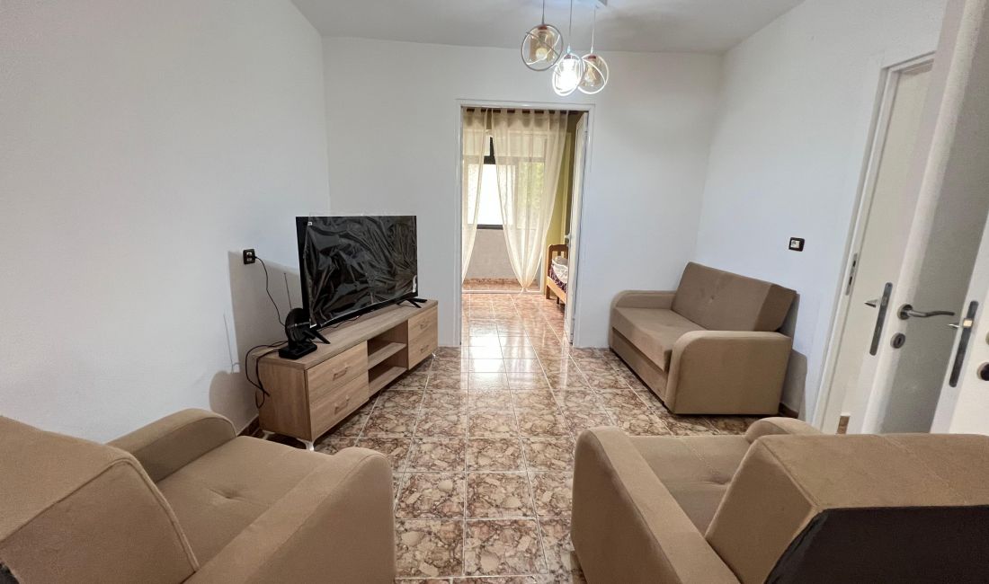 Shtepi me qera Apartament ne Tirane, 2+1, Mobilimi E mobiluar, Pagesa 500  Euro.