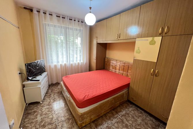 Shtepi me qera Apartament ne Tirane, 2+1, Mobilimi E mobiluar, Pagesa 500  Euro.