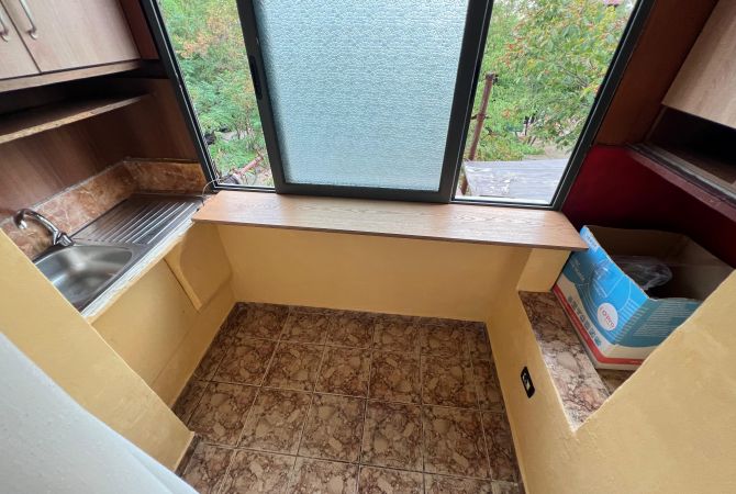 Shtepi me qera Apartament ne Tirane, 2+1, Mobilimi E mobiluar, Pagesa 500  Euro.