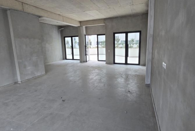 🏢 Jepet me qira ambient biznesi – River Residence, Astir