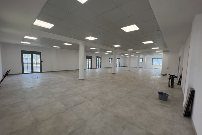 📣 QERA Ambient Biznesi Per Zyre 📍 Sauk 🛣️ Rruga e "Elbasanit" ✨ 