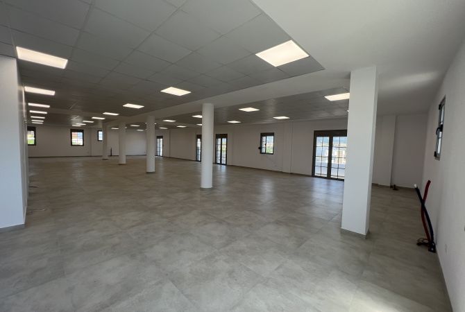 📣 QERA Ambient Biznesi Per Zyre 📍 Sauk 🛣️ Rruga e "Elbasanit" ✨ 