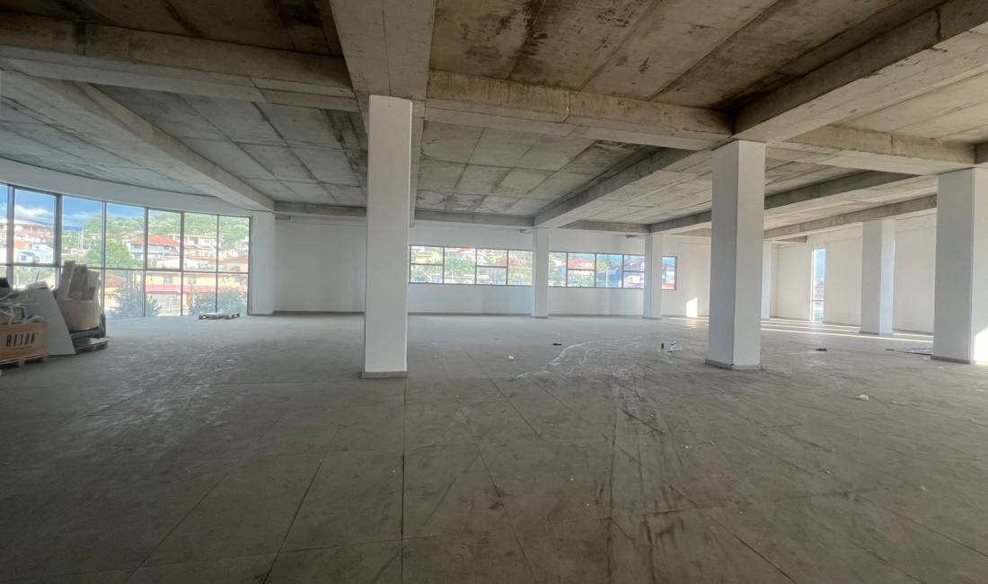 JEPET ME QIRA Ambient Biznesi, Kombinat, prane Komisariatit nr.6