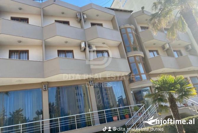 Ambiente Commerciale in Vendita 5+1 a Durazzo - 1,200,000 Euro