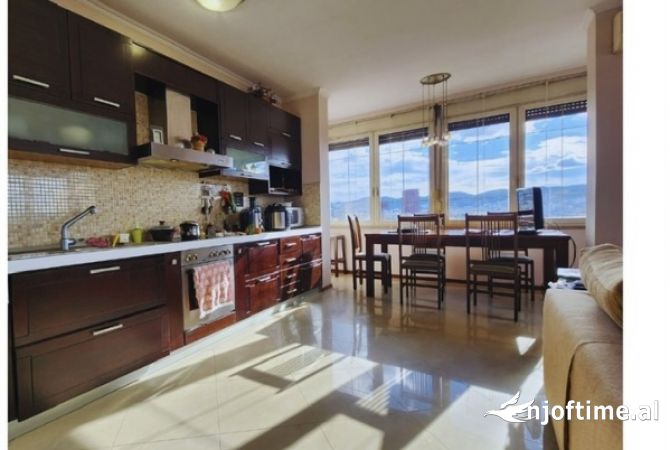 Penthouse (panoramic top floor) for rent in Tirana 2+1, Furnished