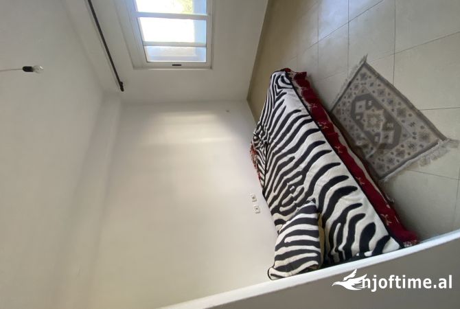 Appartamento in vendita a Tirana 1+1, Vuoto