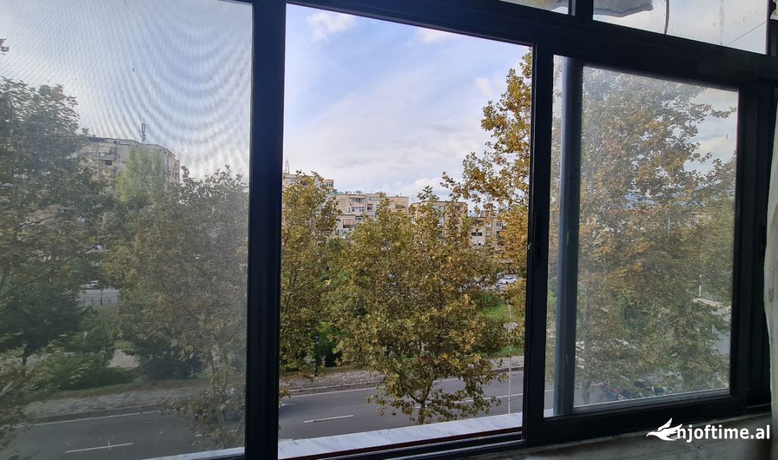 Appartamento in vendita a Tirana 1+1, SemiArredato