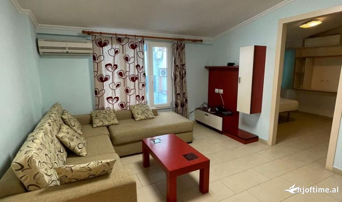 Appartamento in vendita a Tirana 2+1, Arredato