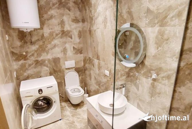 Appartamento in vendita a Tirana 2+1, Arredato