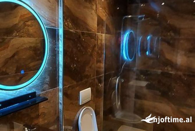 Appartamento in vendita a Tirana 2+1, Arredato