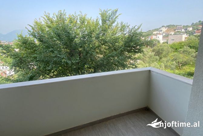 Appartamento in vendita a Tirana 2+1, Arredato