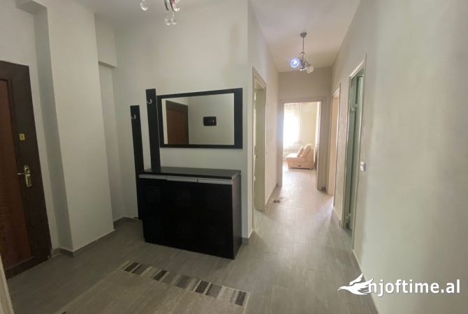 Appartamento in vendita a Tirana 2+1, Arredato