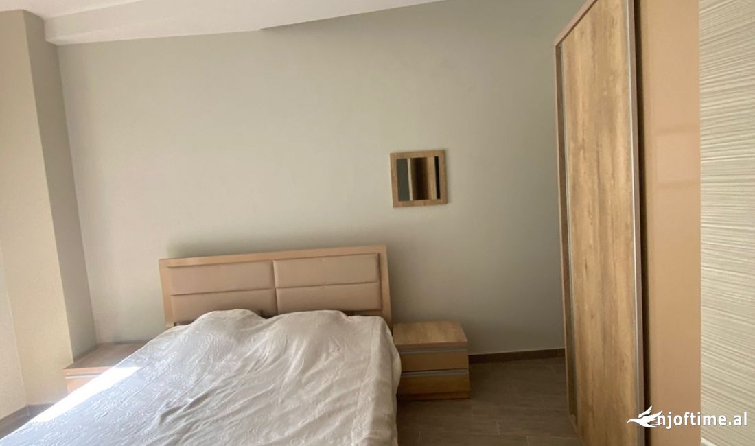 Appartamento in vendita a Tirana 2+1, Arredato