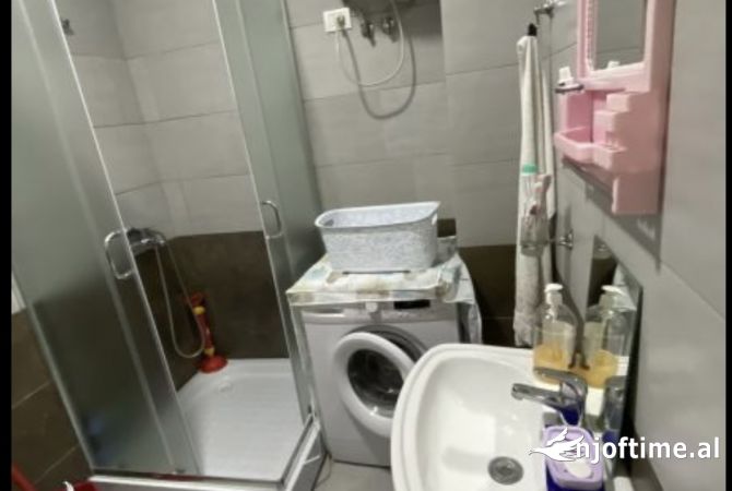 Shtepi ne shitje Apartament ne Tirane, 2+1, Mobilimi Bosh, pa mobiluar, Pagesa 130,000  Euro.