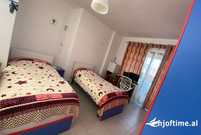 Shtepi ne shitje Apartament ne Tirane, 3+1, Mobilimi Pjeserisht e mobiluar, Pagesa 143,000  Euro.