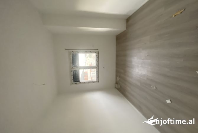 Appartamento in vendita a Tirana 2+1, Vuoto