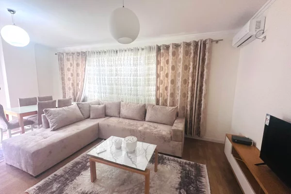 Shtepi me qera Apartament ne Tirane, 2+1, Mobilimi E mobiluar, Pagesa 550  Euro.