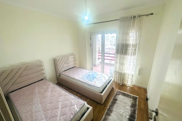 Shtepi me qera Apartament ne Tirane, 2+1, Mobilimi E mobiluar, Pagesa 550  Euro.