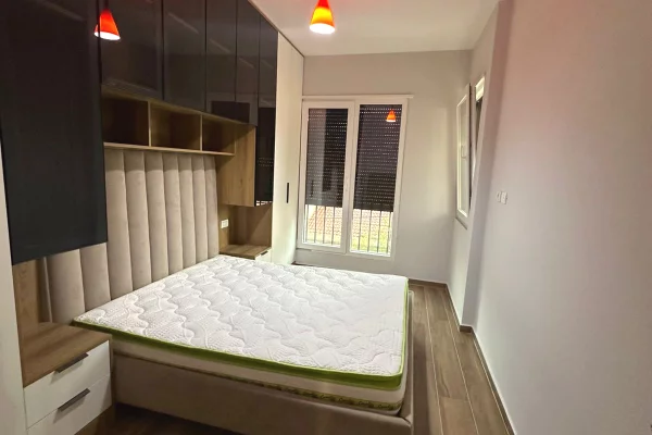 Shtepi me qera Apartament ne Tirane, 1+1, Mobilimi E mobiluar, Pagesa 700  Euro.