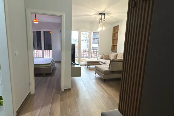 Shtepi me qera Apartament ne Tirane, 1+1, Mobilimi E mobiluar, Pagesa 700  Euro.