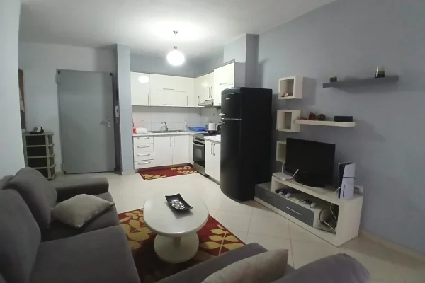 Shtepi me qera Apartament ne Tirane, 1+1, Mobilimi E mobiluar, Pagesa 550  Euro.