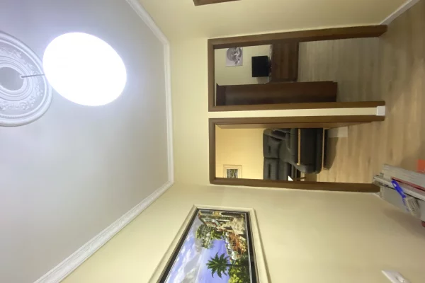 Appartamento in vendita a Tirana 2+1, Arredato