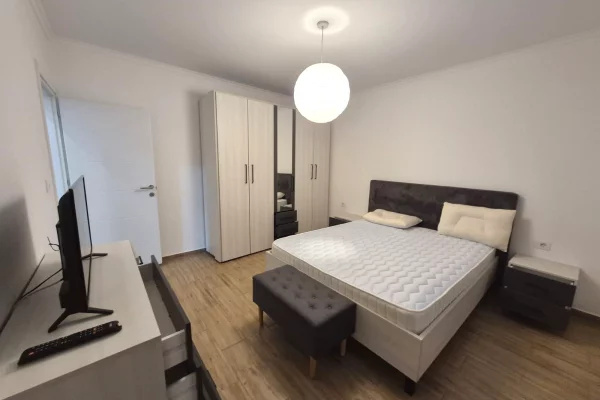 Shtepi me qera Shtepi Private ne Tirane, 1+1, Mobilimi E mobiluar, Pagesa 500  Euro.