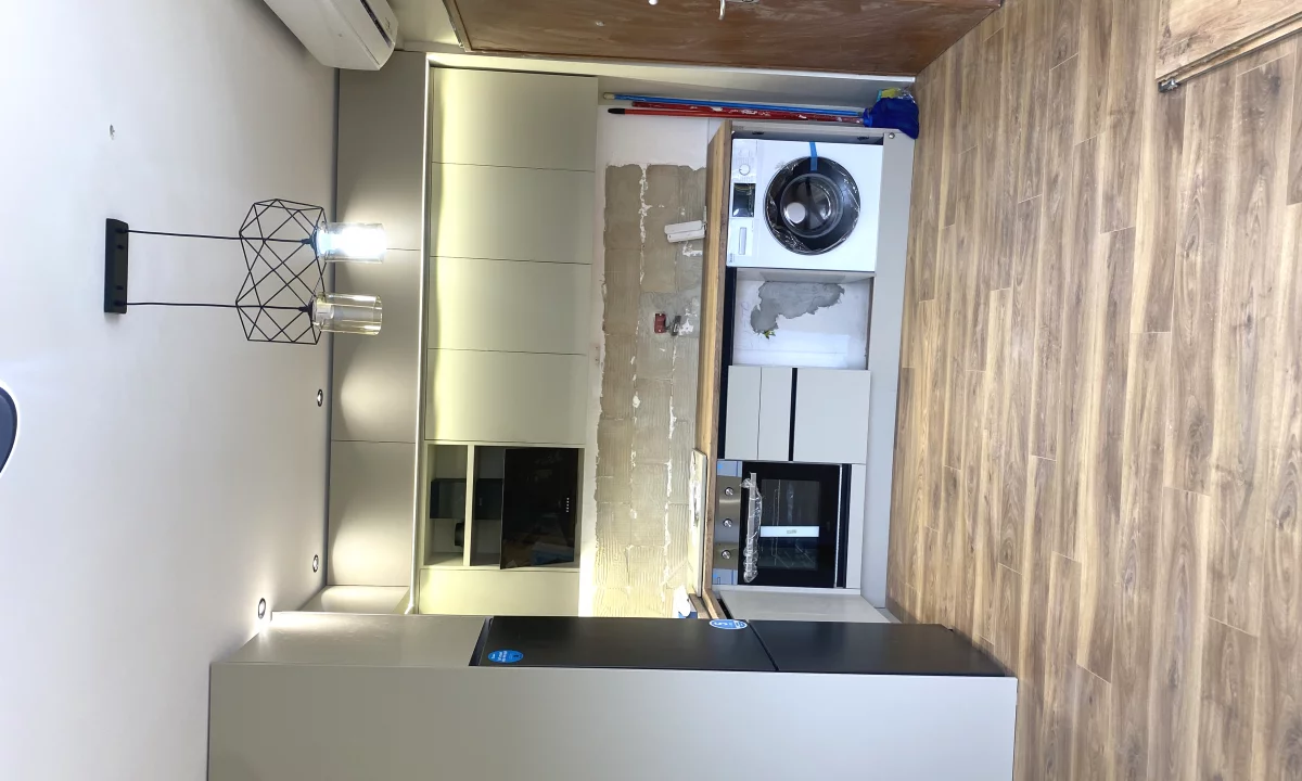 Shtepi me qera Papafingo(kati i catise) ne Tirane, 2+1, Mobilimi E mobiluar, Pagesa 750  Euro.