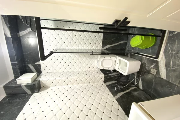 Shtepi me qera Papafingo(kati i catise) ne Tirane, 2+1, Mobilimi E mobiluar, Pagesa 750  Euro.