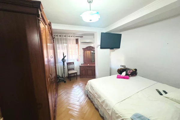 Shtepi me qera Apartament ne Tirane, 2+1, Mobilimi E mobiluar, Pagesa 650  Euro.