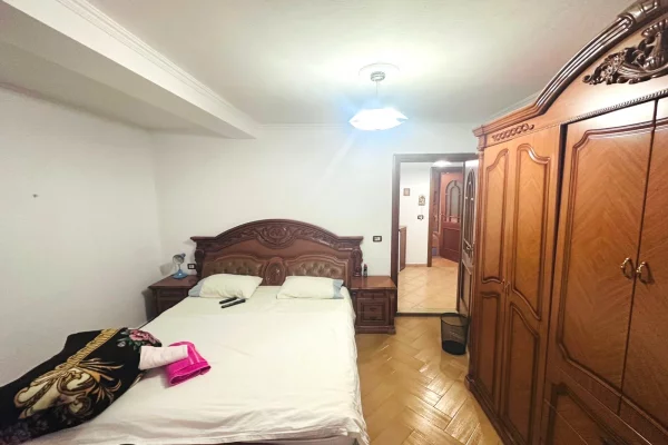 Shtepi me qera Apartament ne Tirane, 2+1, Mobilimi E mobiluar, Pagesa 650  Euro.