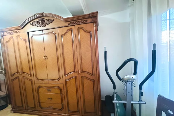 Shtepi me qera Apartament ne Tirane, 2+1, Mobilimi E mobiluar, Pagesa 650  Euro.