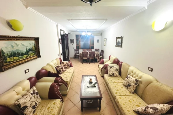 Shtepi me qera Apartament ne Tirane, 2+1, Mobilimi E mobiluar, Pagesa 650  Euro.