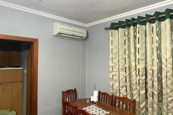 Shtepi me qera Apartament ne Tirane, 1+1, Mobilimi E mobiluar, Pagesa 400  Euro.