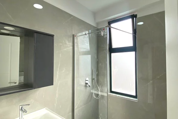 1+1,parku i autobuzave,550 euro