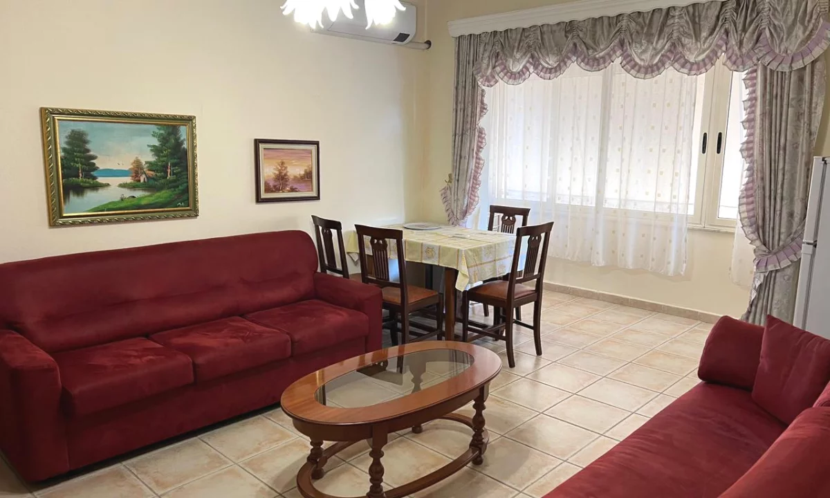 Shtepi me qera Apartament ne Tirane, 1+1, Mobilimi E mobiluar, Pagesa 500  Euro.