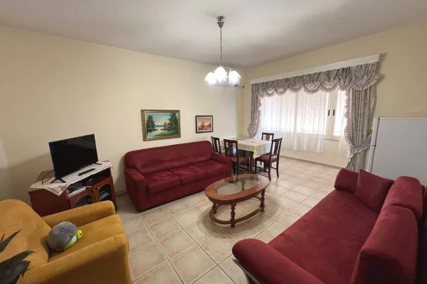 Shtepi me qera Apartament ne Tirane, 1+1, Mobilimi E mobiluar, Pagesa 500  Euro.