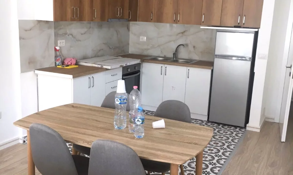 Appartamento in vendita a Tirana 1+1, Arredato