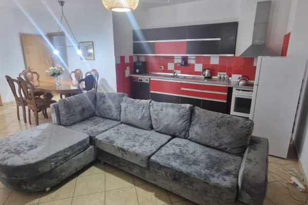 2+1,21 dhjetori,750 euro