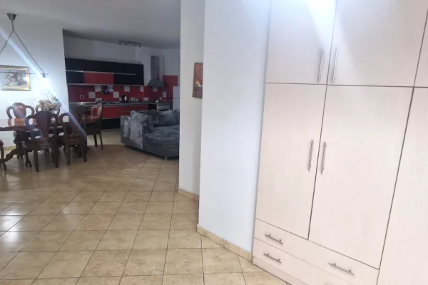 Shtepi me qera Apartament ne Tirane, 2+1, Mobilimi E mobiluar, Pagesa 750  Euro.