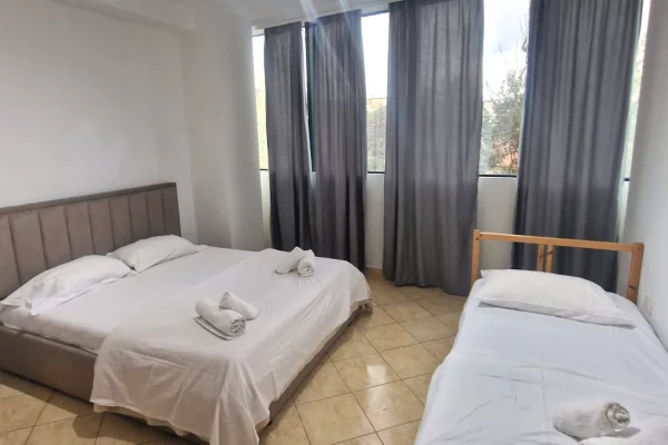 Shtepi me qera Apartament ne Tirane, 2+1, Mobilimi E mobiluar, Pagesa 750  Euro.