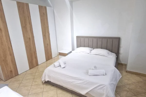 Shtepi me qera Apartament ne Tirane, 2+1, Mobilimi E mobiluar, Pagesa 750  Euro.