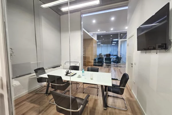 Ambjent biznesi,kopshti botanik,220 m2,2000 euro