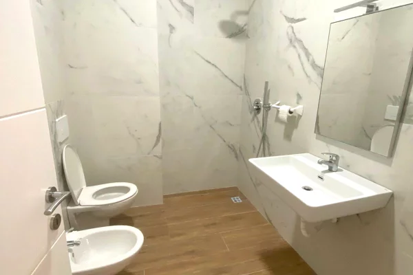 Ambjent biznesi,te rruge e kosovareve,cmimi 850 euro