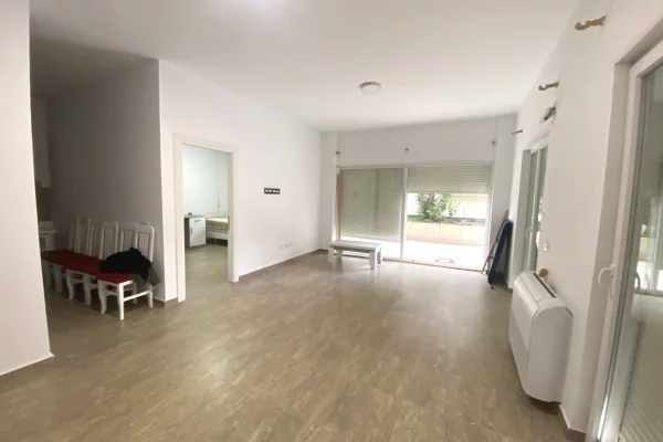 Shtepi me qera Apartament ne Tirane, 2+1, Mobilimi E mobiluar, Pagesa 550  Euro.